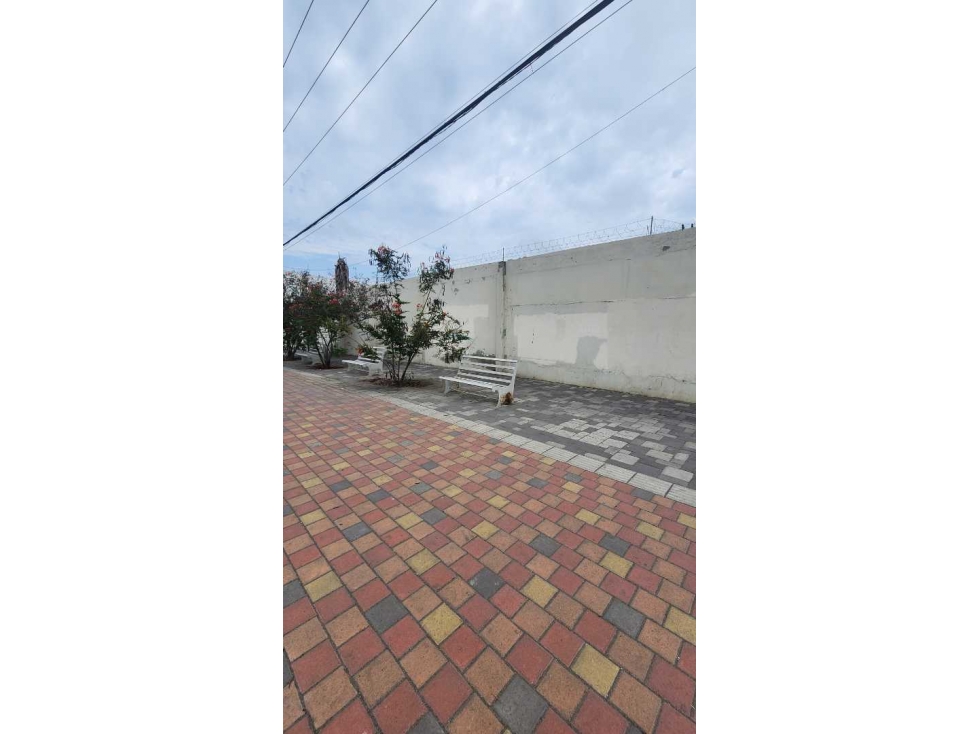 En Venta Propiedad de 2400m2 en Manta Zona Comercial — foto 2