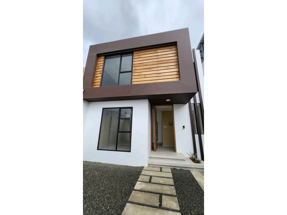 En Venta Casas Independientes cerca de Manta - 3
