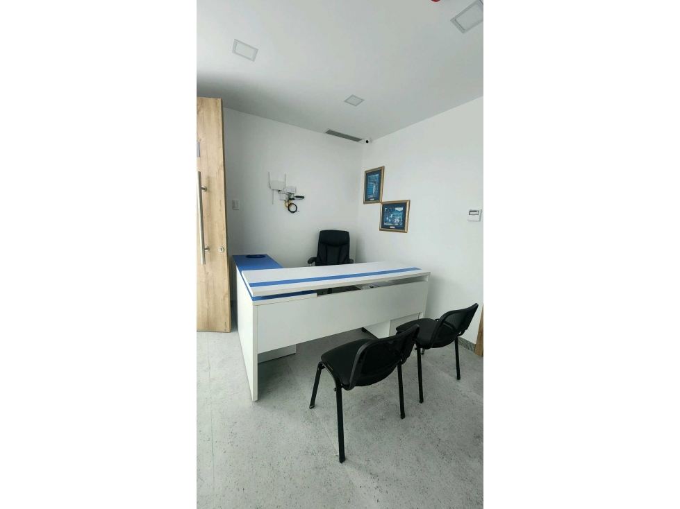 En Venta Consultorio en Umiñamed - 2