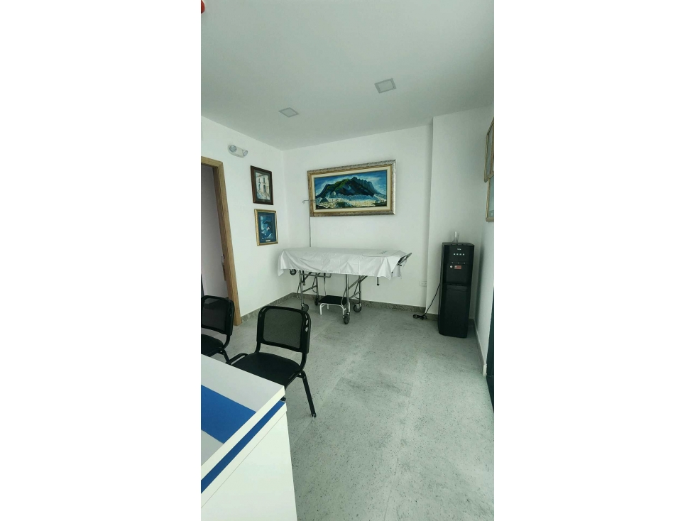 En Venta Consultorio en Umiñamed - 3