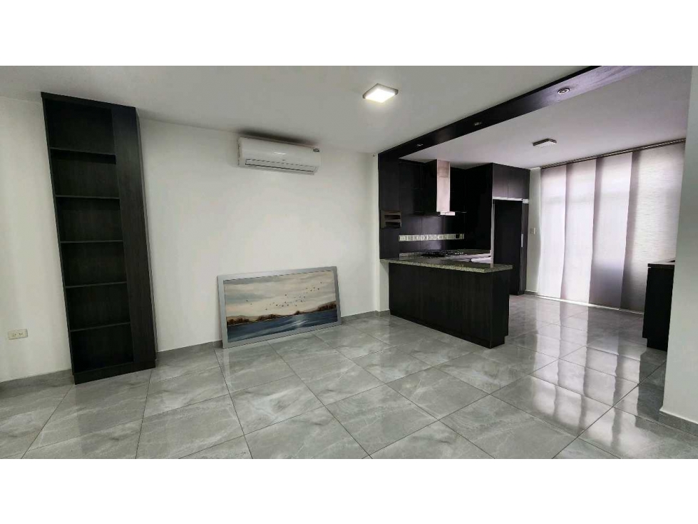 Casa en Venta dentro de Urbanización Privada en Manta Sector Sur. — foto 2