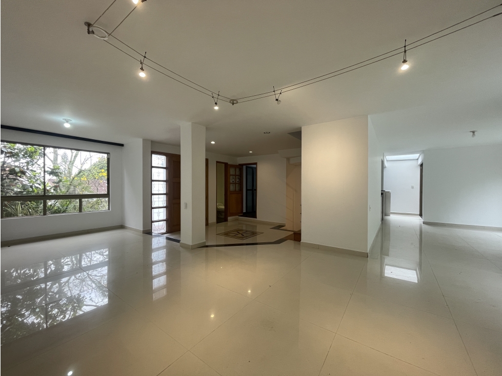 CASA UNIFAMILIAR EN VENTA EN LOMA BENEDICTINOS ENVIGADO — foto 2