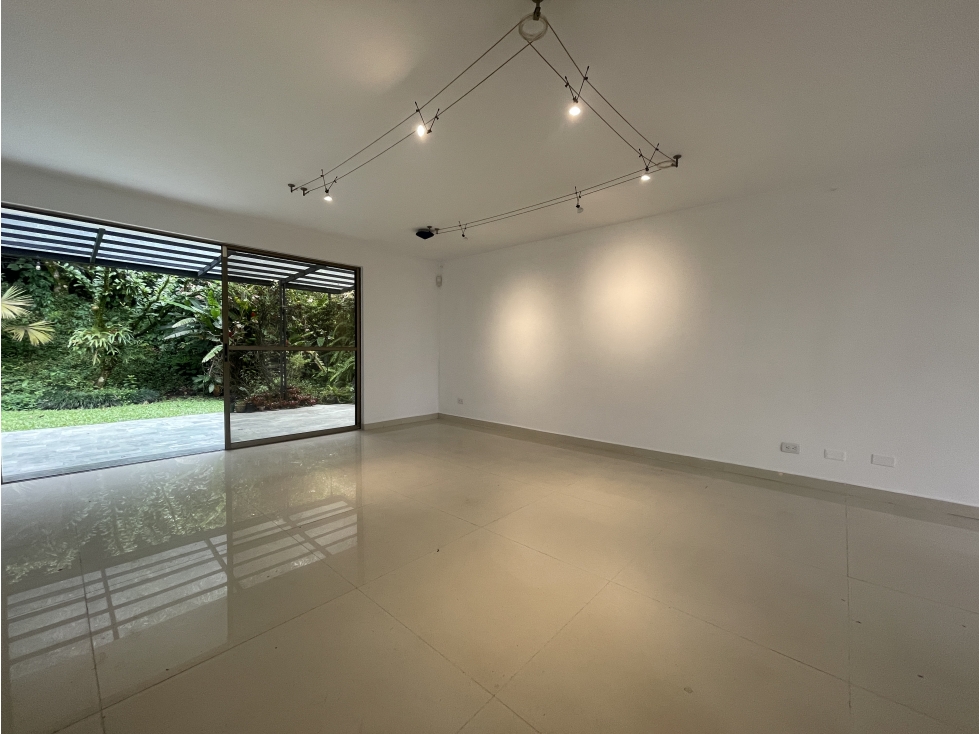 CASA UNIFAMILIAR EN VENTA EN LOMA BENEDICTINOS ENVIGADO — foto 3