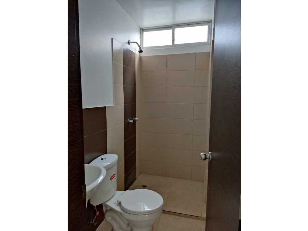 CONFORTABLE VIVIENDA DISPONIBLE PARA LA VENTA — foto 6