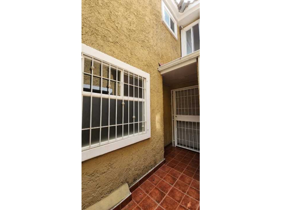 Vivienda en venta dentro de urbanización cerrada en la zona norte — foto 2