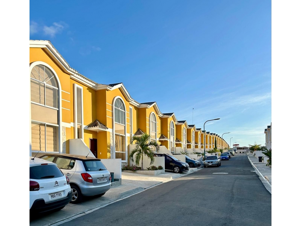 VIVIENDA VIP DENTRO DE URBANIZACIÓN PRIVADA - 2