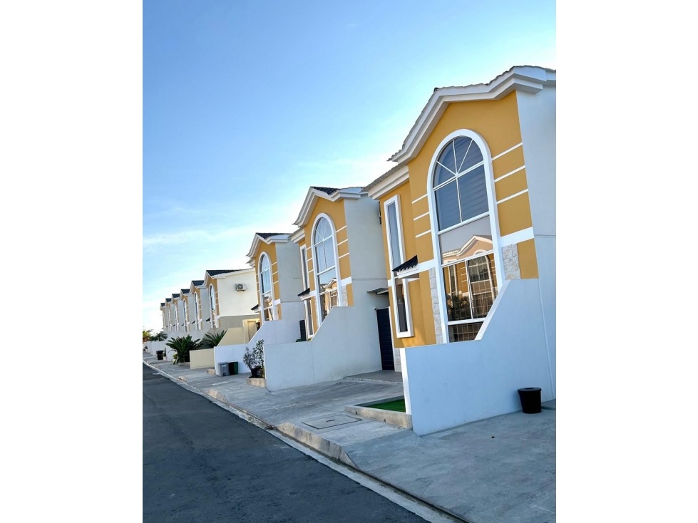 VIVIENDA VIP DENTRO DE URBANIZACIÓN PRIVADA - 3