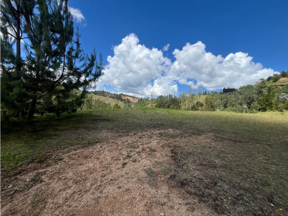 LOTE EN PARCELACIÓN EN EL RETIRO-VDA. LEJOS DEL NIDO — foto 4