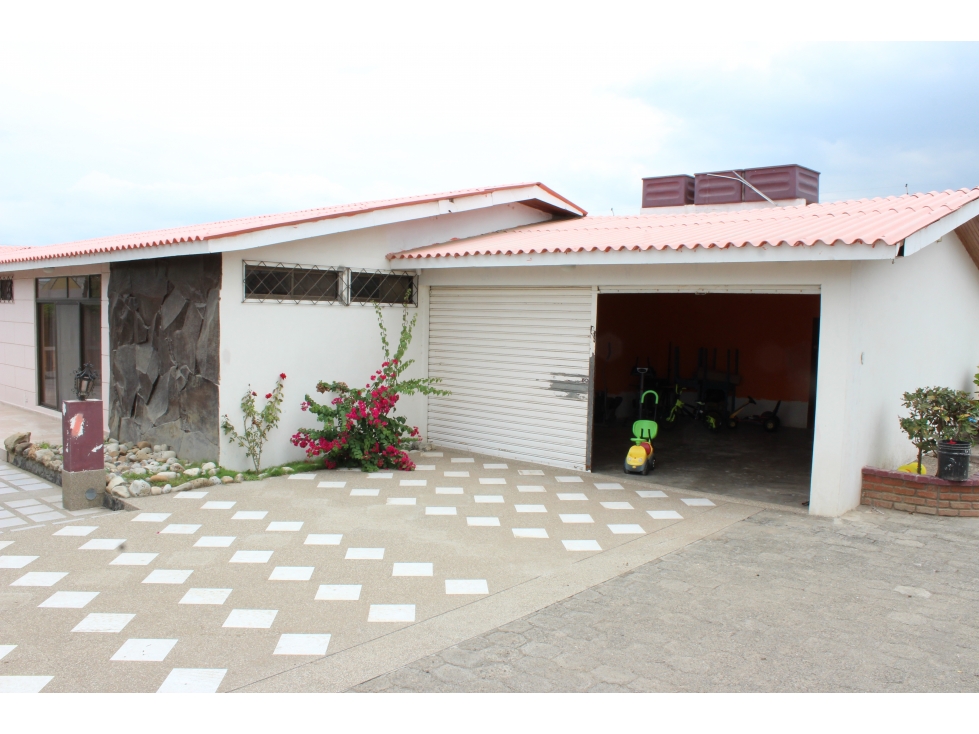 Se vende Casa una planta en Norte de Manta LVSA