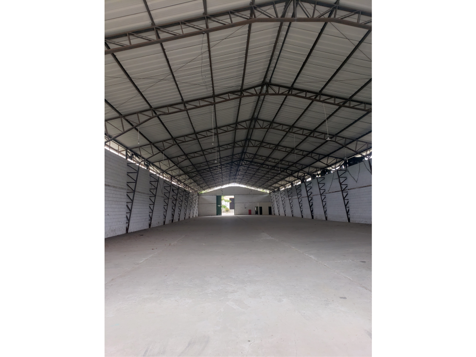 Alquiler Galpón Bodega 715m2 en zona franca Montecristi LVSA - 1