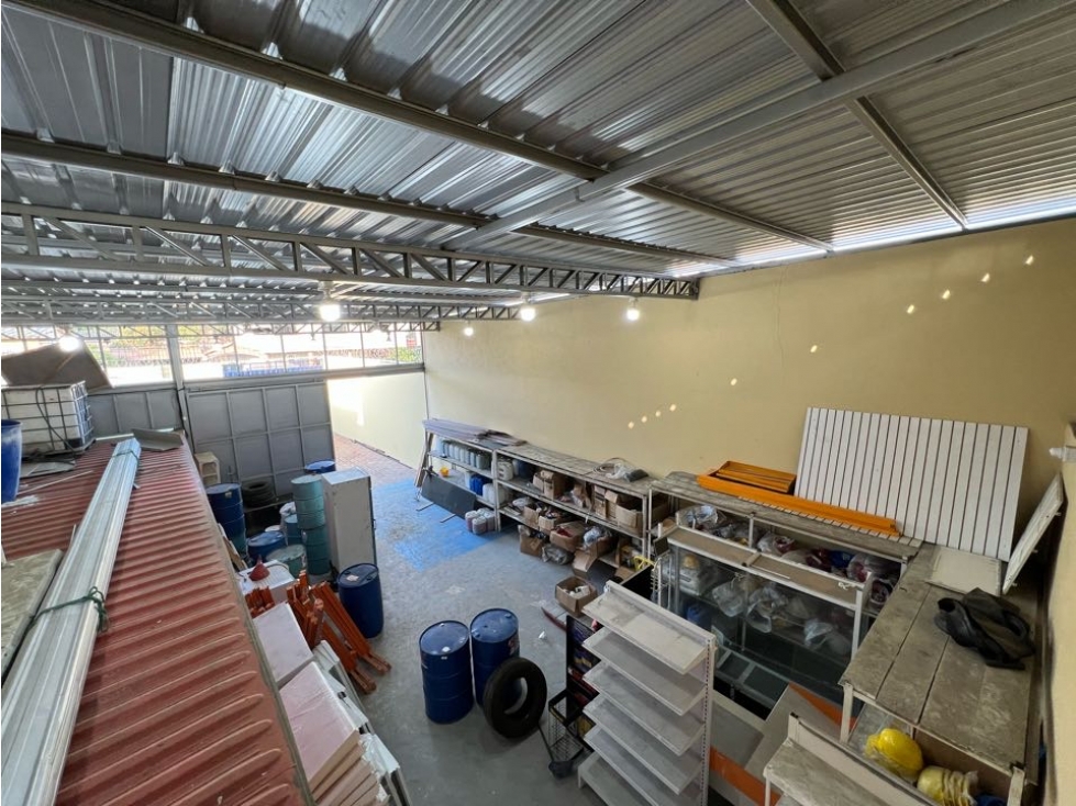 Se vende Galpón Bodega oportunidad de remate Manta LVSA - 3