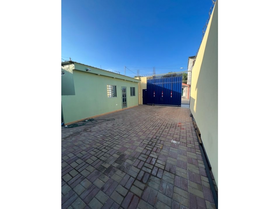 Se vende Galpón Bodega oportunidad de remate Manta LVSA - 4