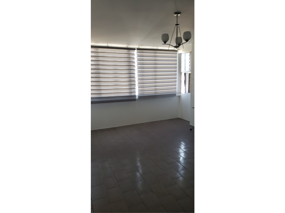 Edificio rentero en avenida principal 4 de Noviembre Manta LVSA — foto 6