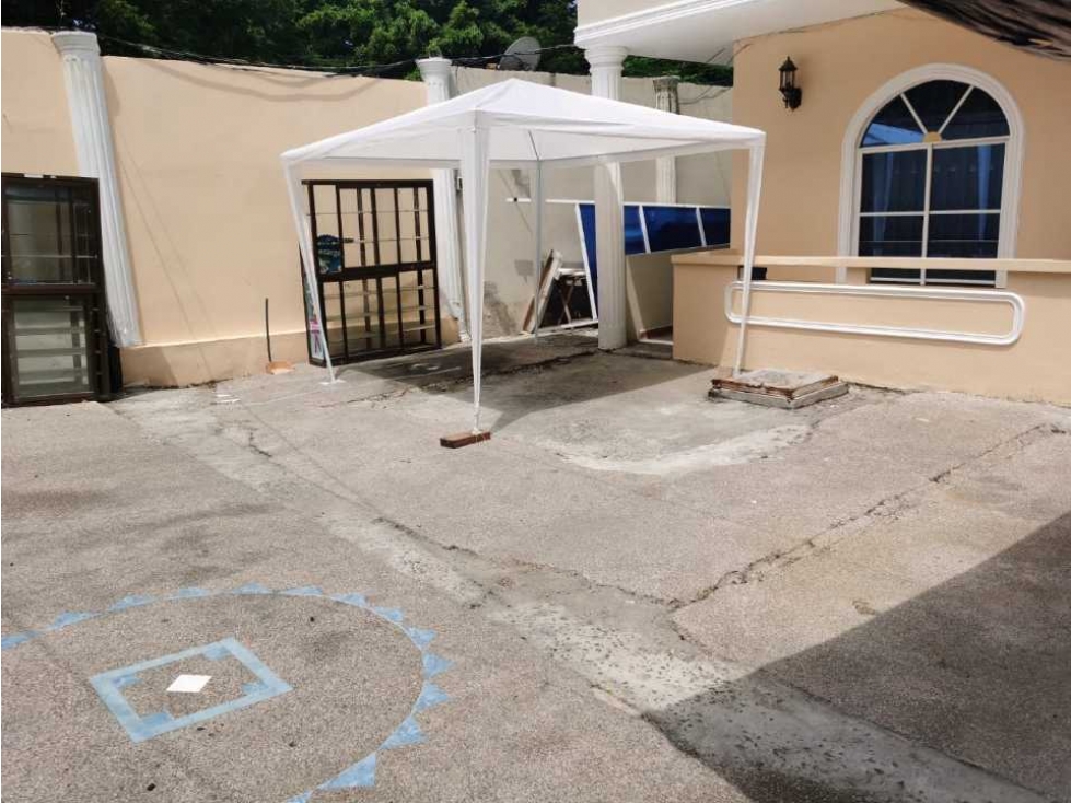 Se vende casa independiente Manta, vía Circunvalación LVSA