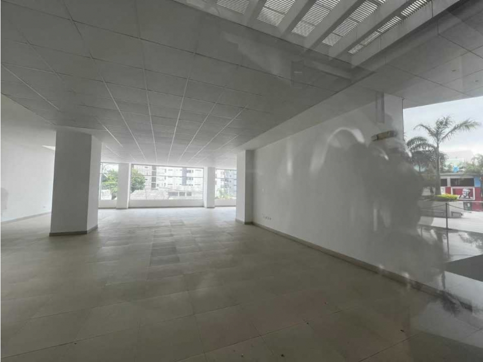 Local en Venta Excelente Zona Comercial y Ejecutiva en Manta LVSA - 2
