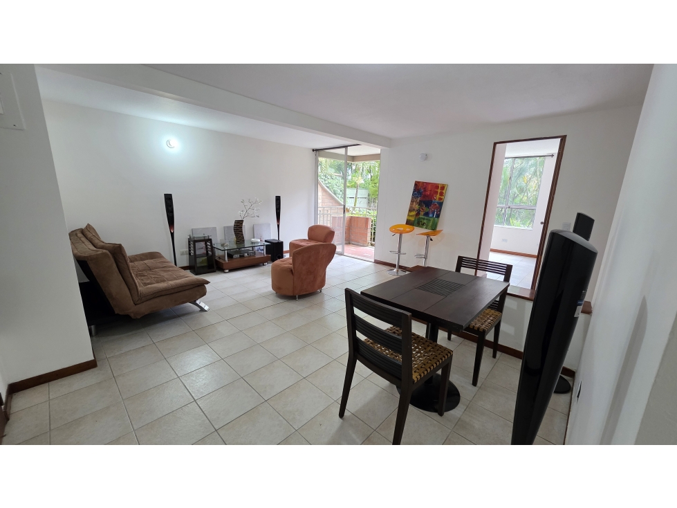 VENTA APARTAMENTO AMOBLADO POBLADO - STA MARIA DE LOSANGELES