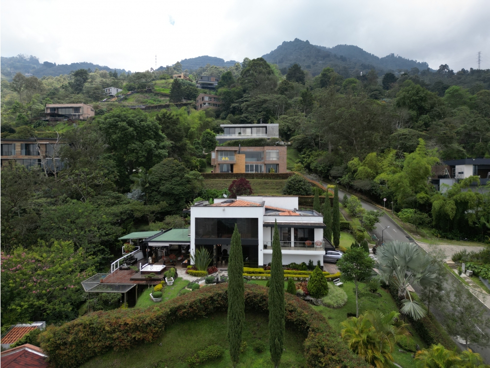 VENTA CASA MODERNA BALSOS MEDELLÍN