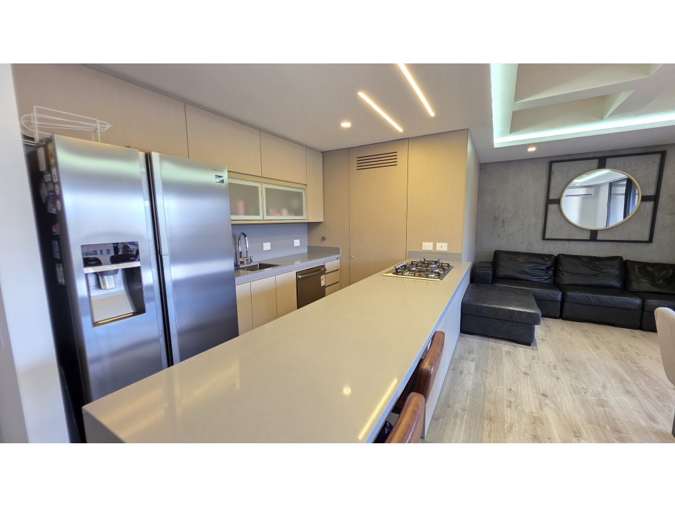 VENTA APARTAMENTO EN ALTOS DEL POBLADO, MEDELLÍN. PISO ALTO — foto 3