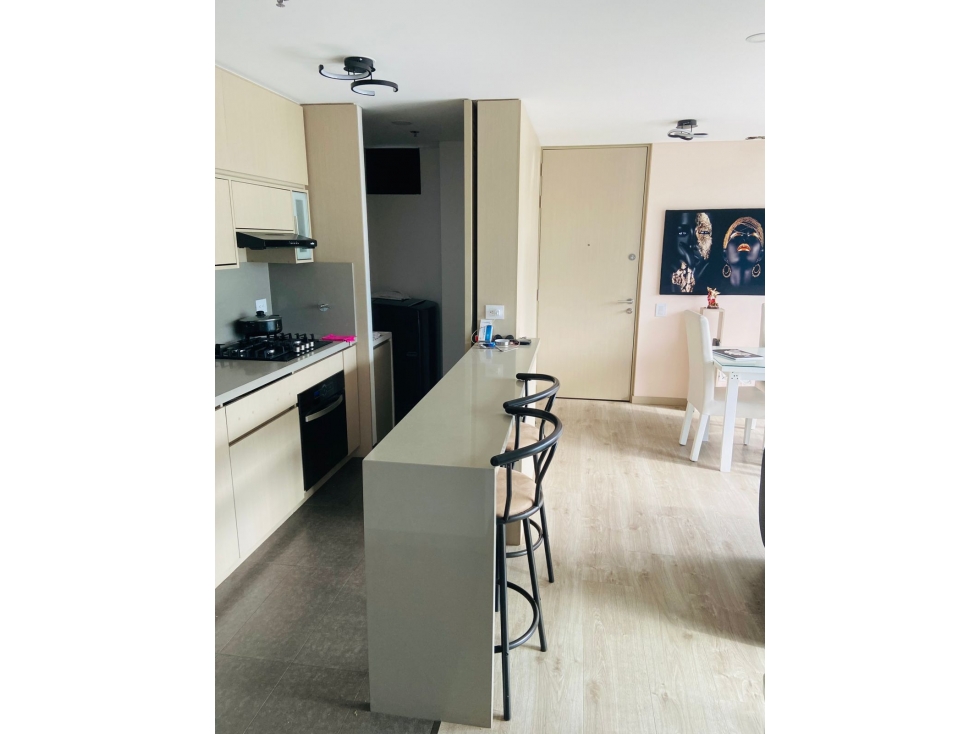 VENTA APARTAMENTO ALTOS DEL POBLADO, VISTA ABIERTA, PISO ALTO. — foto 4