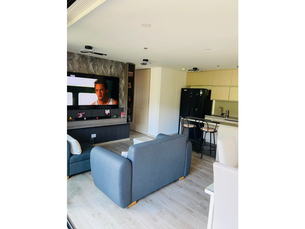 VENTA APARTAMENTO ALTOS DEL POBLADO, VISTA ABIERTA, PISO ALTO. — foto 5