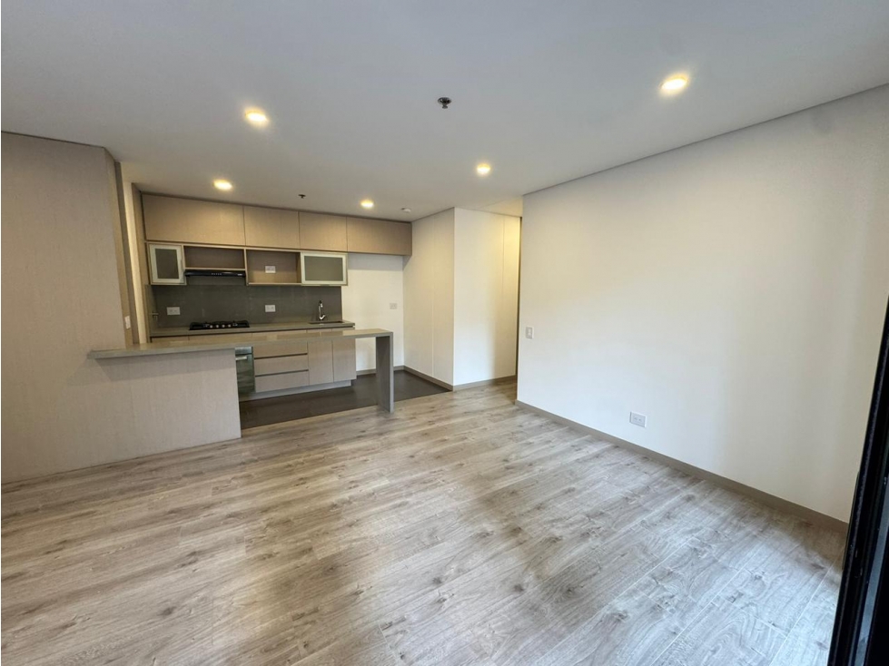 VENTA APARTAMENTO ALTOS DEL POBLADO, PISO ALTO. — foto 5