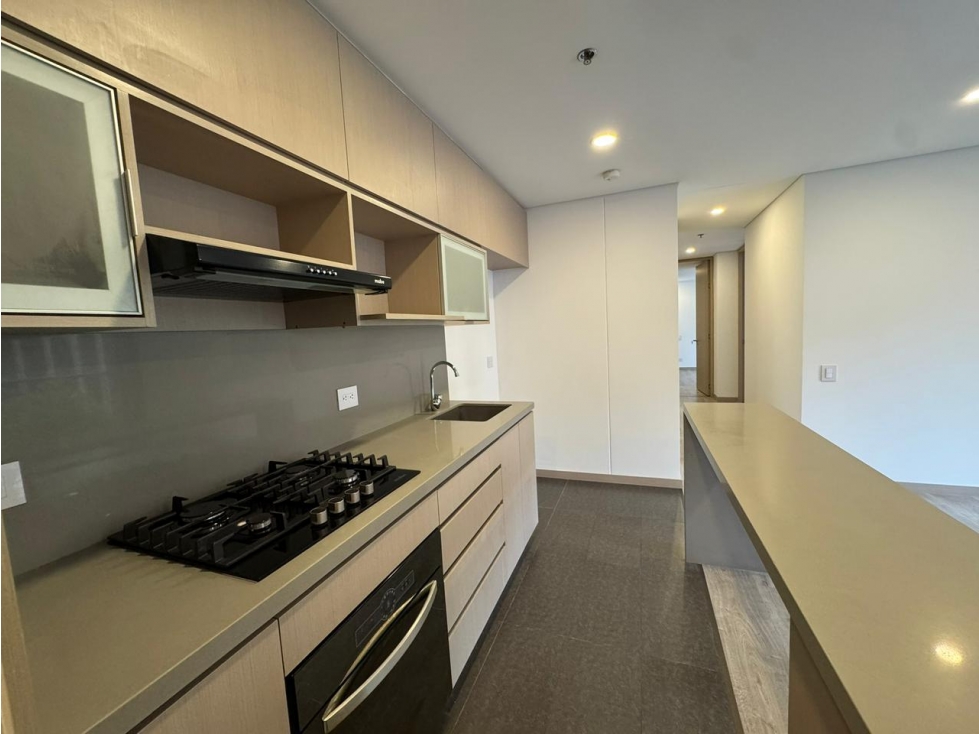 VENTA APARTAMENTO ALTOS DEL POBLADO, PISO ALTO. — foto 6