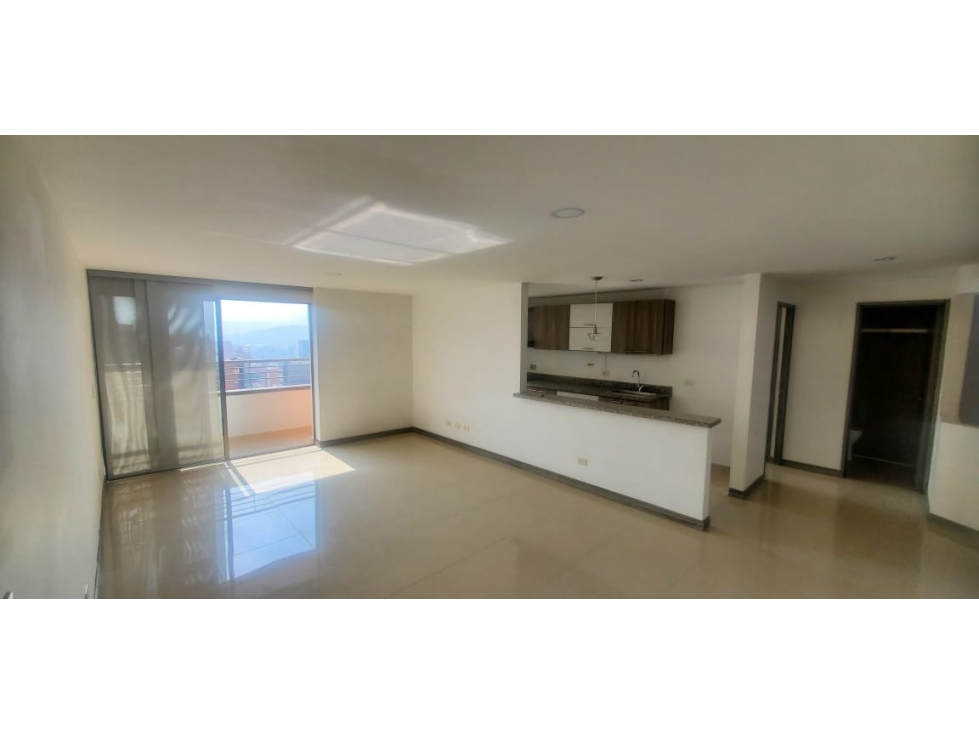 LAURELES APTO DE 98MTS PISO CON EXCELENTE VISTA UNIDAD COMPLETA — foto 3