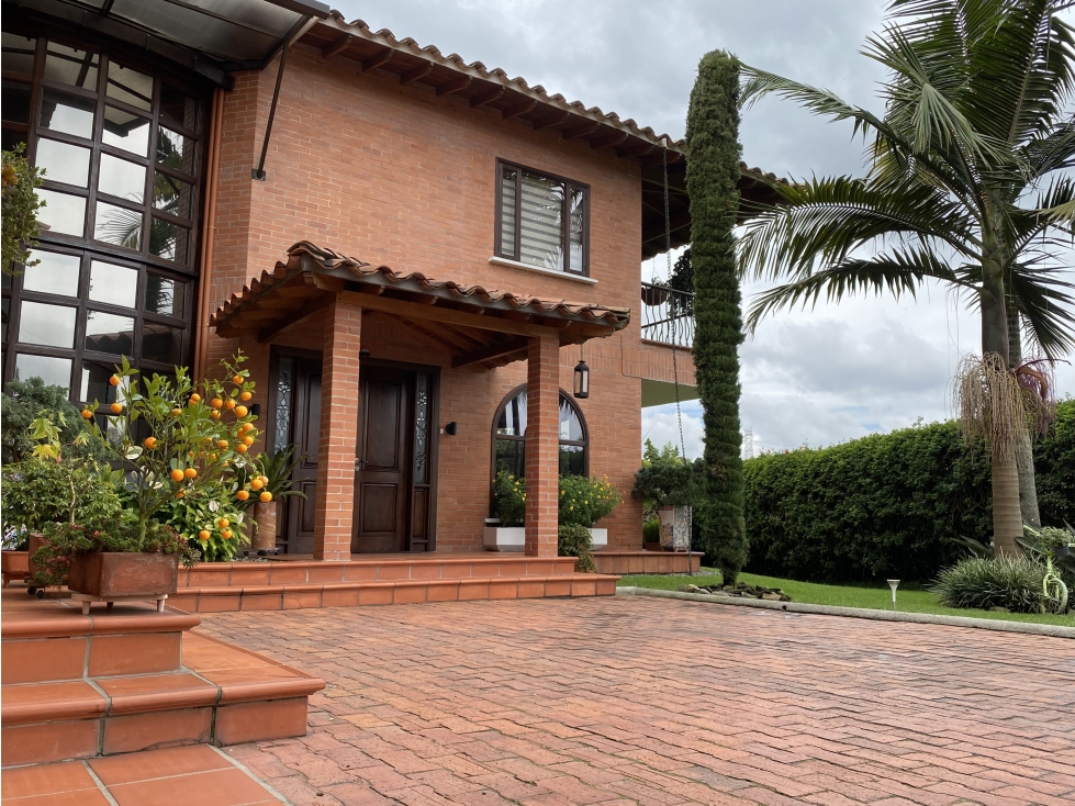 VENTA CASA EN UNIDAD CERRADA EN LLANOGRANDE