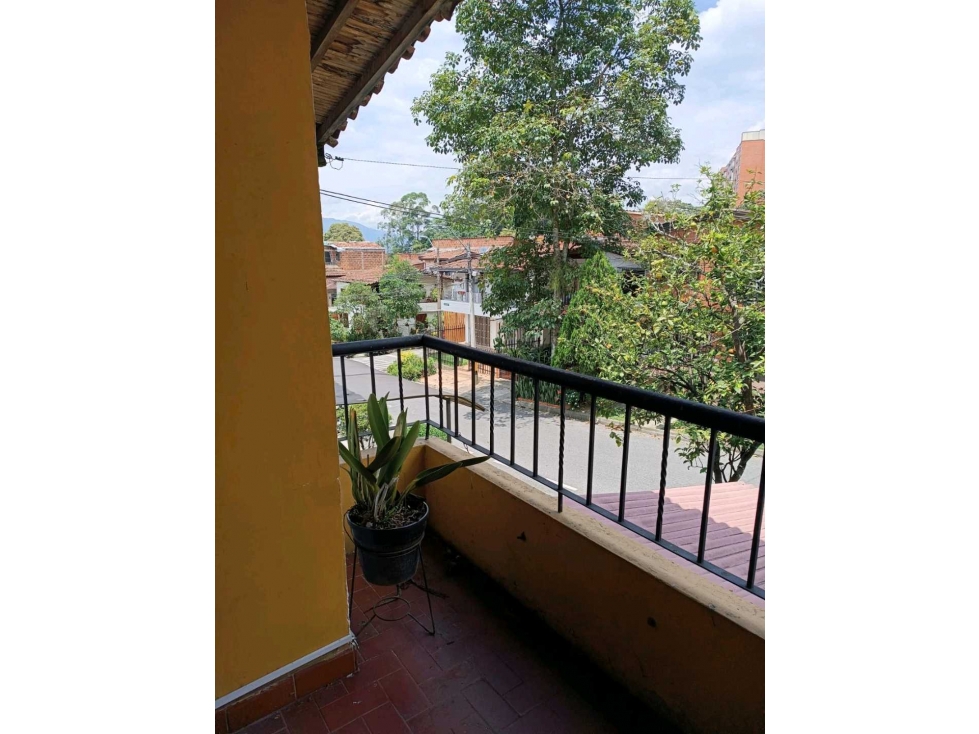 OPORT VENDO CASA UNIFAMILIAR PARA REMODELAR ENVIGADO ZONA RESIDENCIAL
