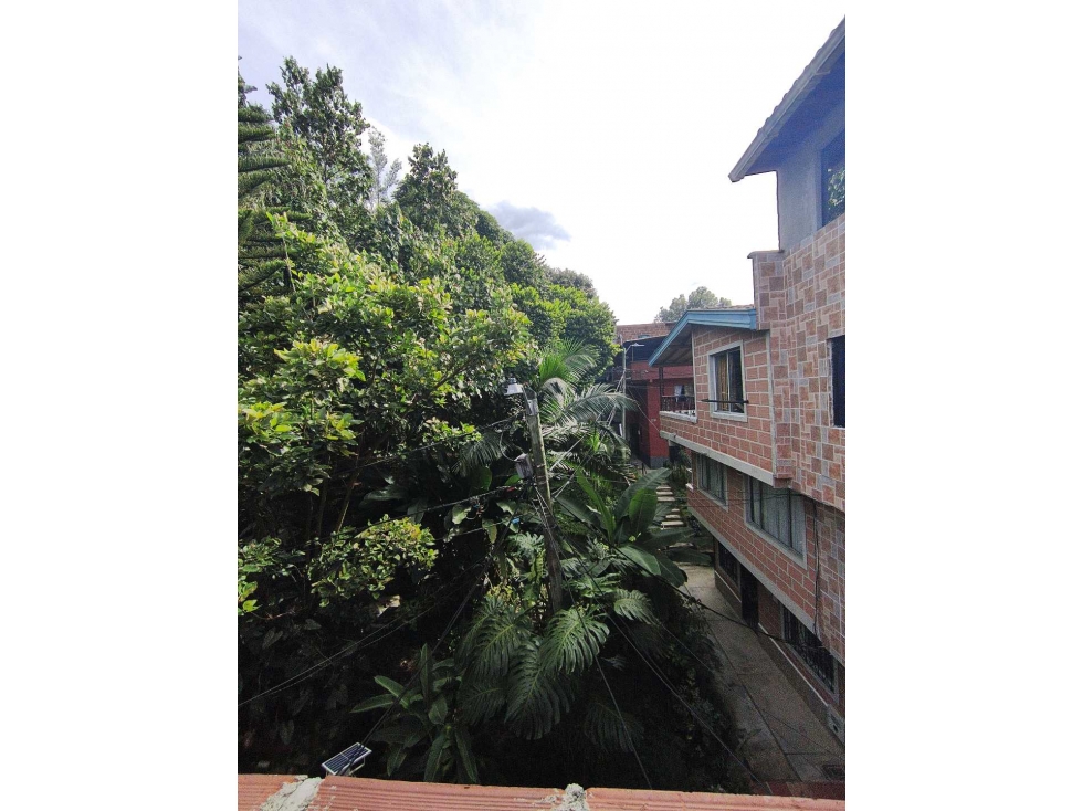 VENDO CASA UNIFAMILIAR PARA REMODELAR BUENOS AIRES CC LA CENTRAL