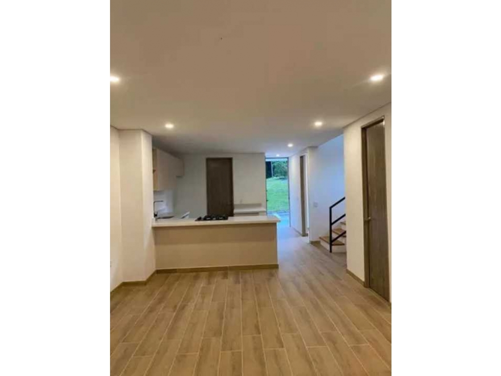 VENDO HERMOSA CASA EN CONDOMINIO, RIONEGROG UNIDAD CERRADA SIN JARDIN — foto 5
