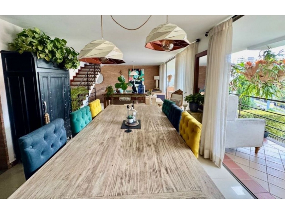 VENTA DE CASA EN ENVIGADO DE 3 NIVELES