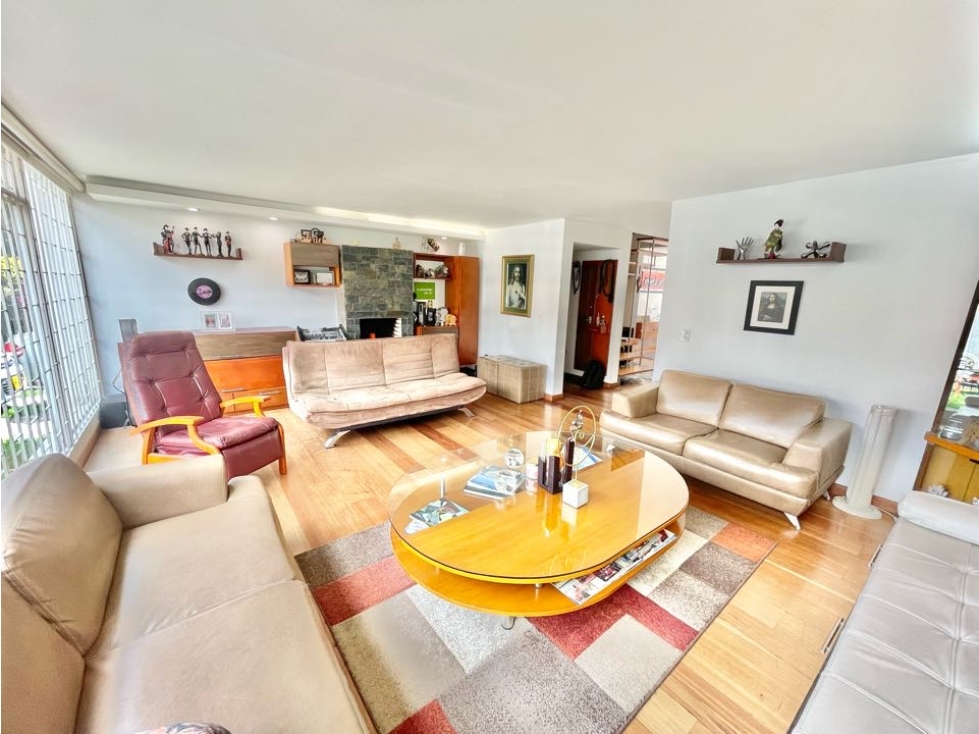 SE VENDE CASA EN PONTEVEDRA, BOGOTA