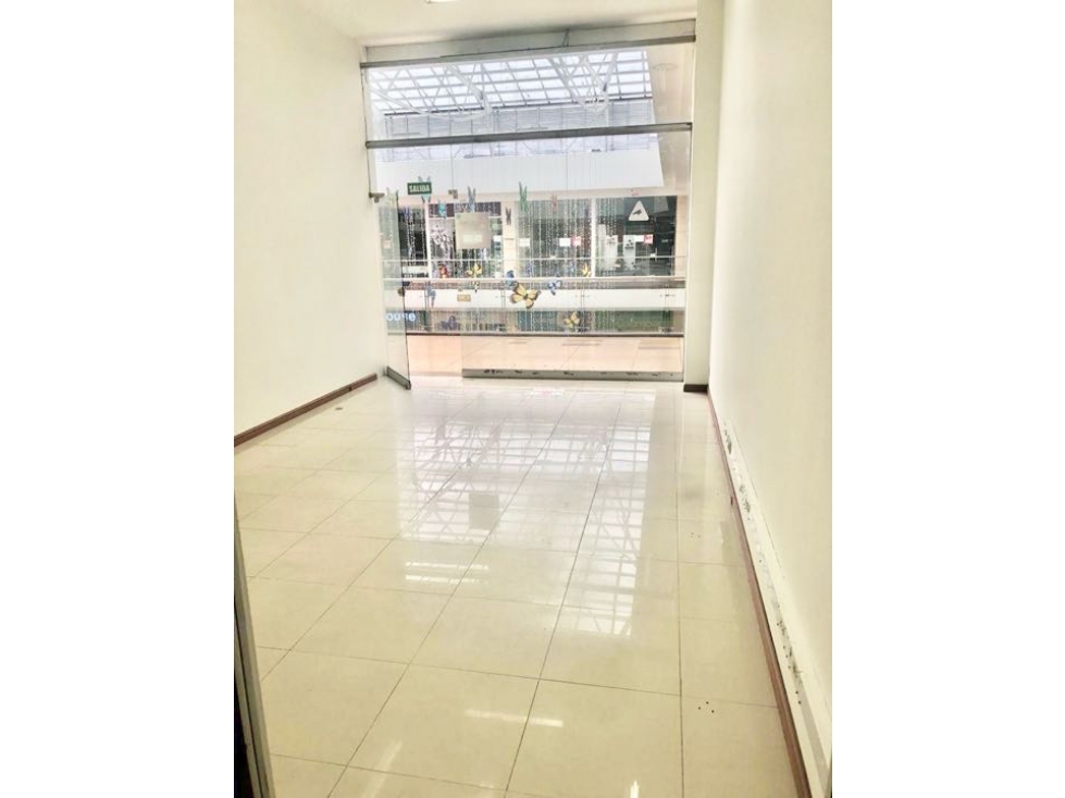 Se vende o arrienda local en Centro Comercial Santafé, Bogotá — foto 2