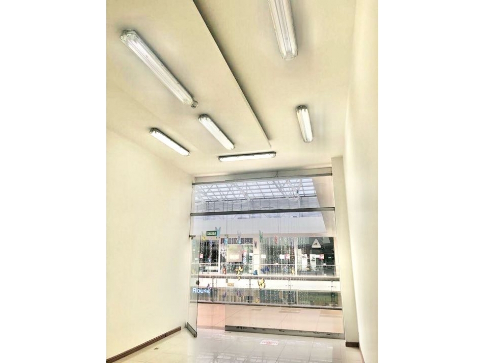 Se vende o arrienda local en Centro Comercial Santafé, Bogotá — foto 4