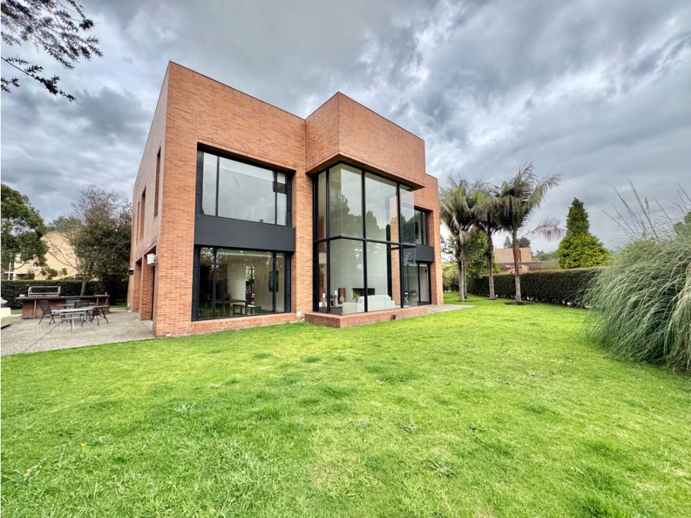 Se vende o arrienda casa en San Sebastián Guaymaral