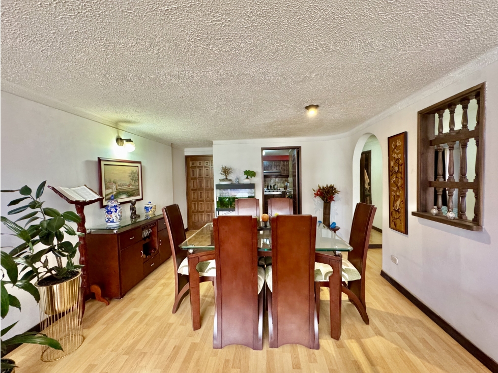 Iluminado apartamento en Santa barbara para remodelar — foto 2