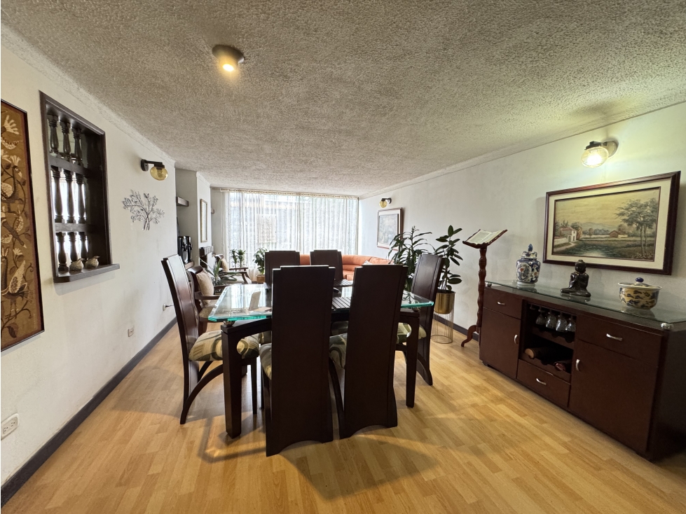 Iluminado apartamento en Santa barbara para remodelar — foto 5