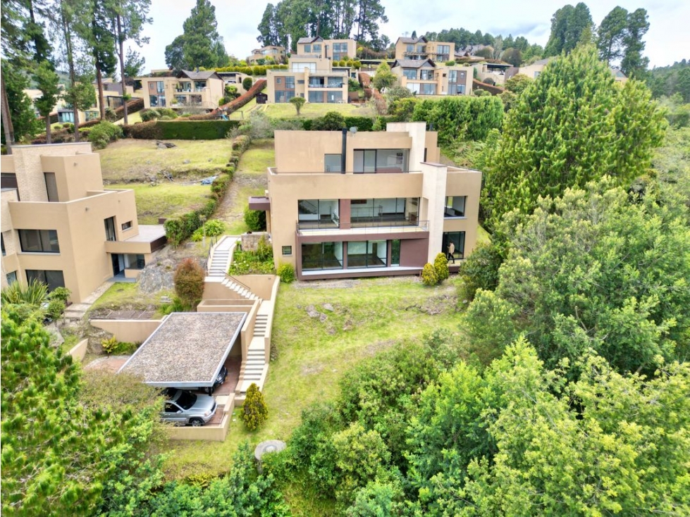 Casa campestre en Arboretto con vista a la represa de San Rafael