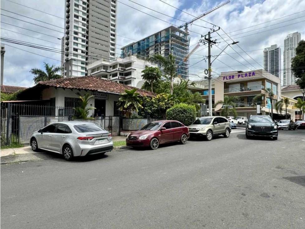 VENTA CASA COMERCIAL EN ESQUINA BELLA VISTA CIUDAD DE PANAMÁ CP