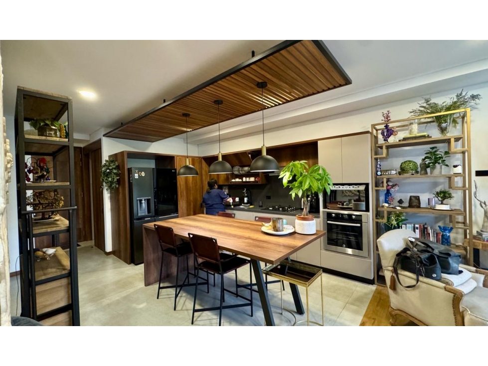 VENTA DE APARTAMENTO EN EL POBLADO EN EL ALTO DE PALMAS ULTIMO PISO!! — foto 3