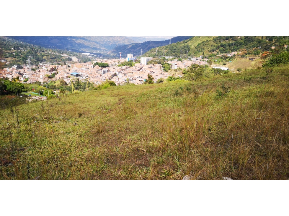 Venta de lote en Copacabana a 10 minutos del parque