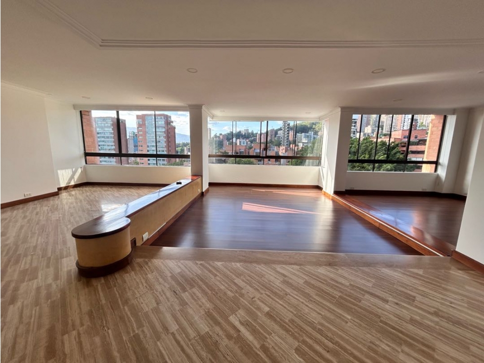 Apartamento Poblado, Sector Vizcaya. Muy amplio para reformar — foto 2