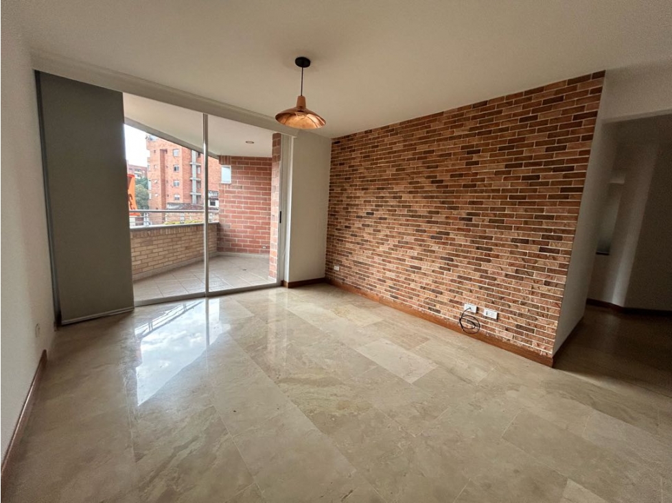 Apartamento Laureles, amplio e iluminado