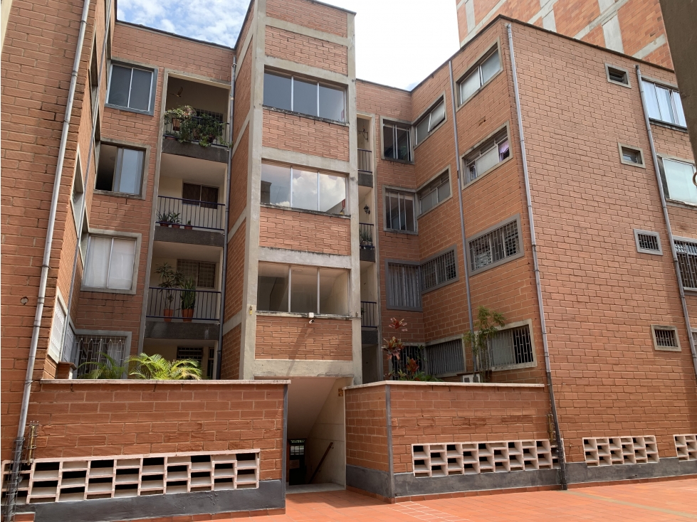Apartamento amplio y remodelado sector Alameda