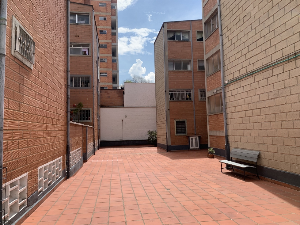 Apartamento amplio y remodelado sector Alameda — foto 2