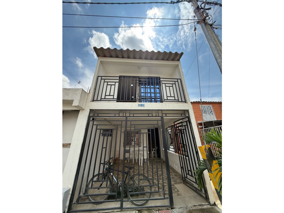 VENTA DE CASA PAISAJE DE LAS FLORES JAMUNDI CON LOCAL COMERCIAL AC