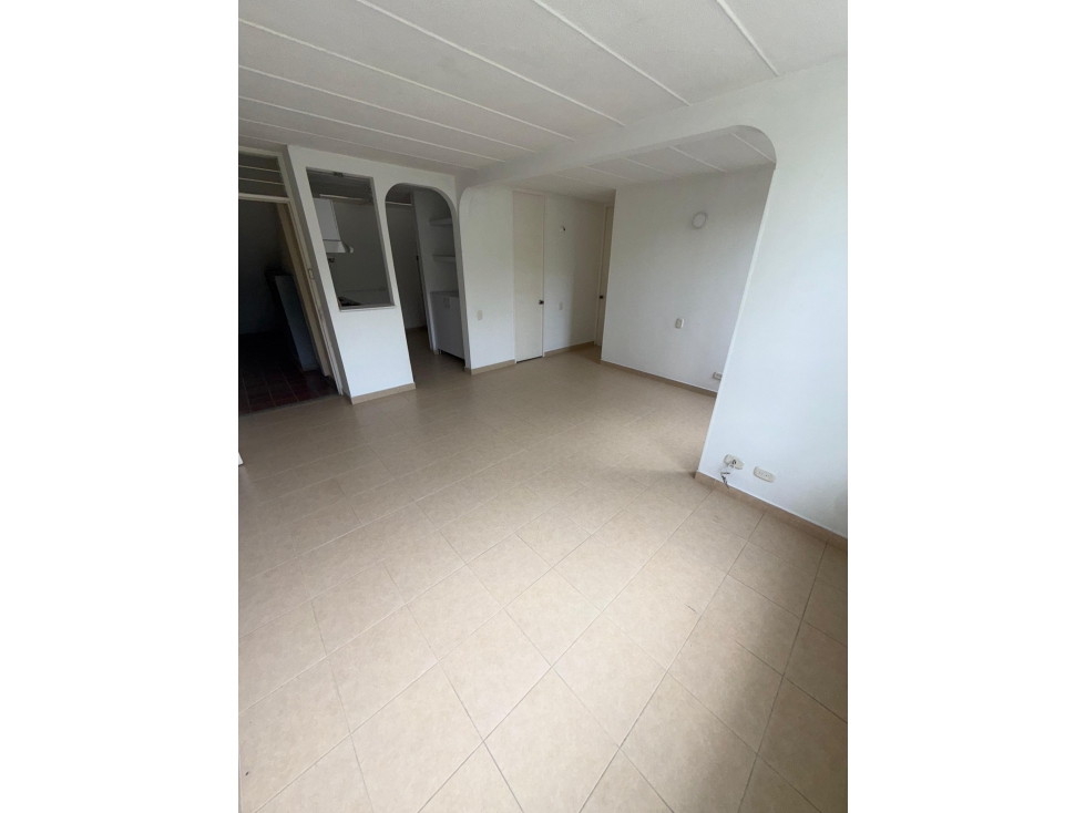 VENTA DE APARTAMENTO PISO 1 CON ENVALLE DEL LILI SC