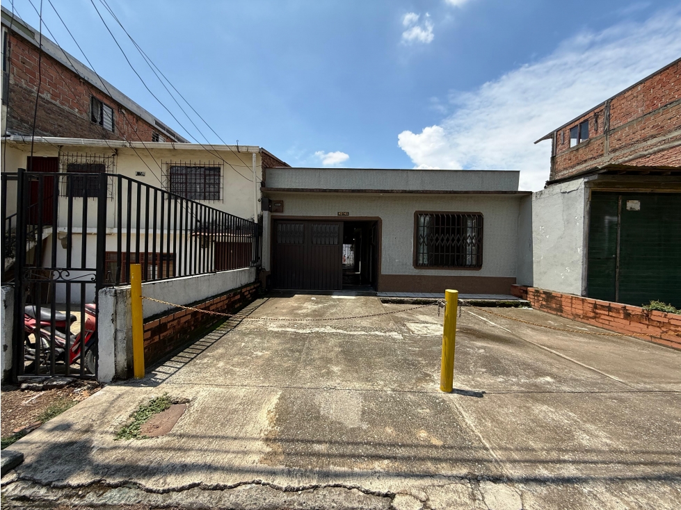 VENTA DE CASA EXTERNA UNIFAMILIAR EN SUR CENTRAL ENSAN JUDAS AC