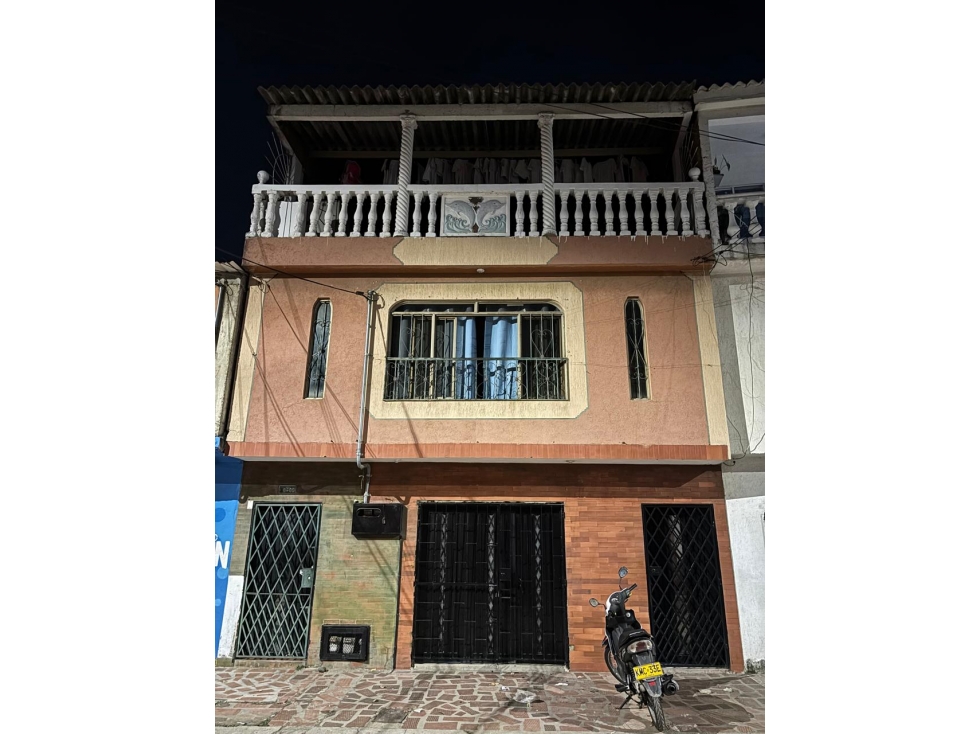 VENTA DE CASA EXTERNA 3PISOS TRIFAMILIAR EN FATIMA AC